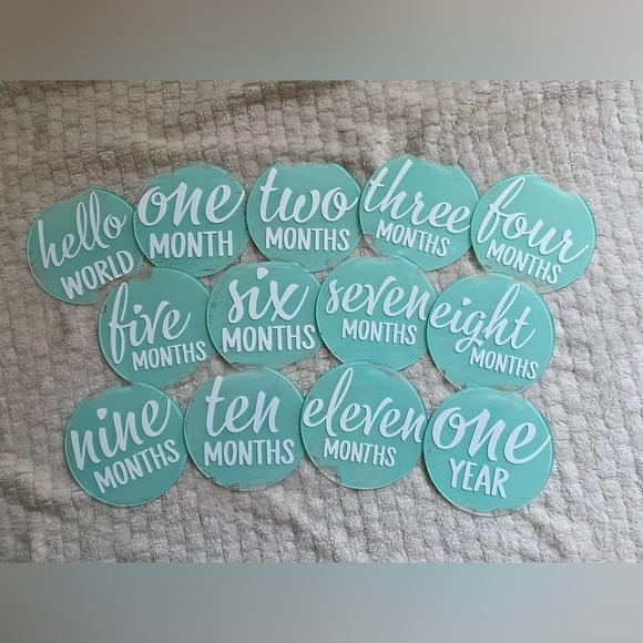 Baby Monthly Milestone Markers - Picture 3 of 6
